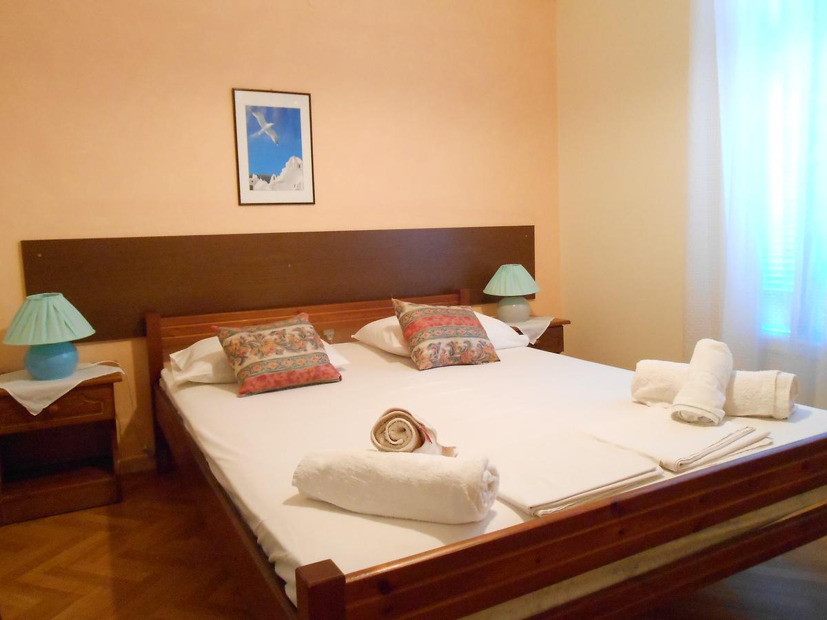 Agnes Rooms Kini Exterior foto